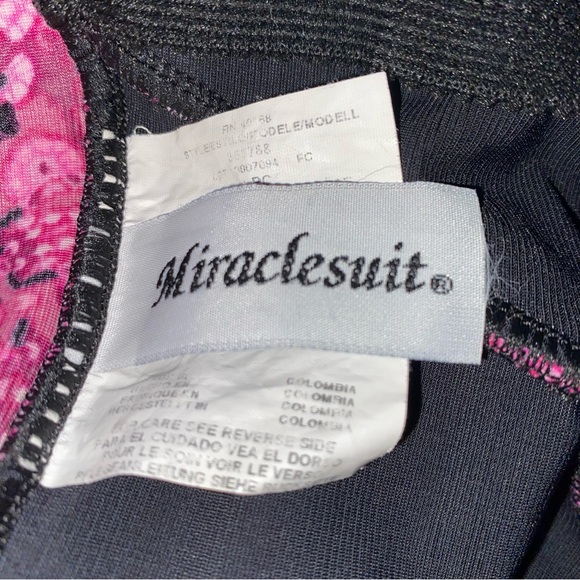 Miraclesuit One Piece Bathing suit - Picture 3 of 4